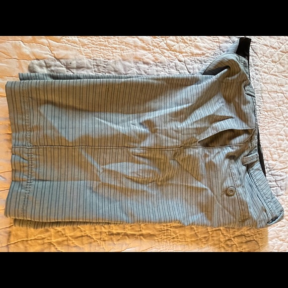 Volcom Shorts - Youth Waist Size 27 - Picture 3 of 11